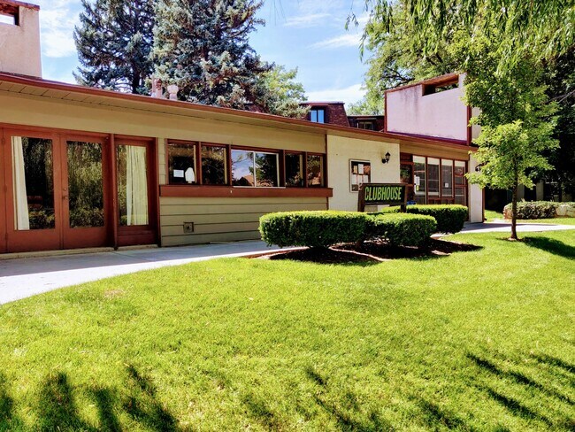 Building Photo - 2 BR/1BA | Newly Renovated Unit | | Fenced Backyard | Covered Carpot Parking