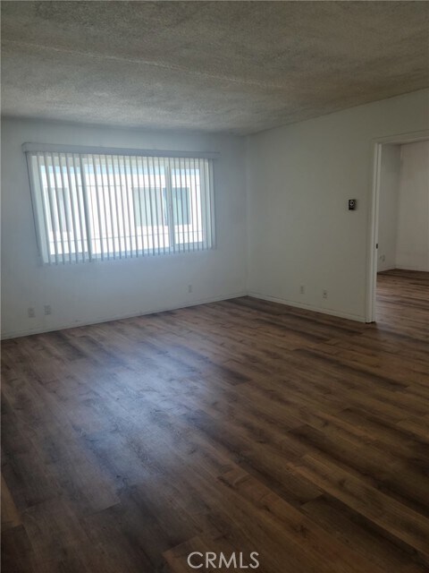 Building Photo - 470 S Los Robles Ave