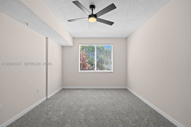 Building Photo - 6992 SW 39th St