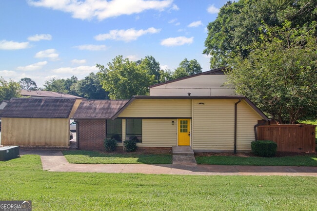 Building Photo - 3193 Nectarine Cir