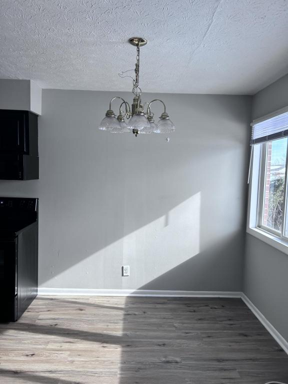 Building Photo - 947 W McKay Rd