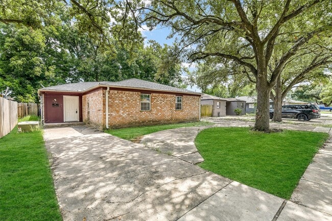 Primary Photo - 3231 Scotch Moss Ln