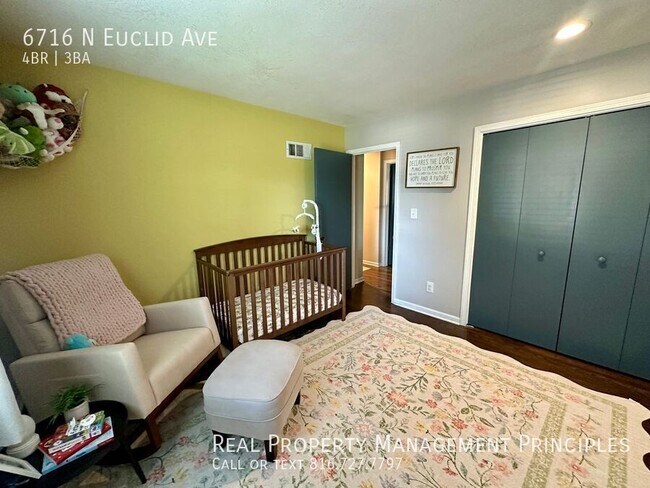 Building Photo - 6716 N Euclid Ave