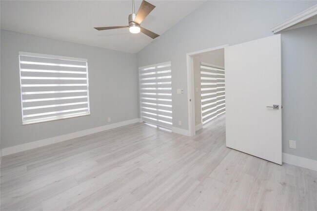 Building Photo - 50 Desford Ln