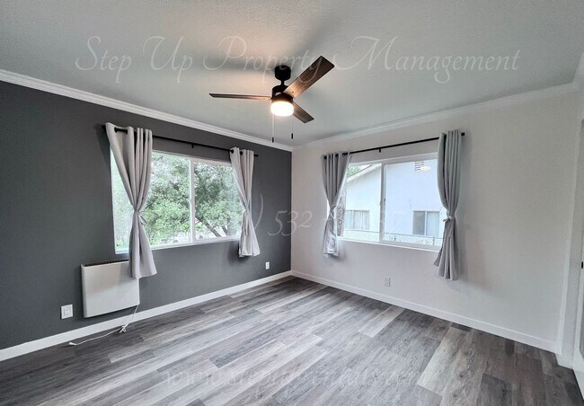 Building Photo - Newly Updated 3 Bedroom 2 Bathroom Home in...