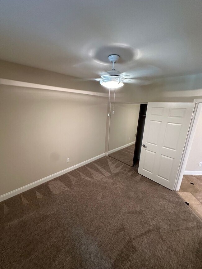 Building Photo - Beachfront Oasis - 3 bed 2 bath in Alamitos Beach