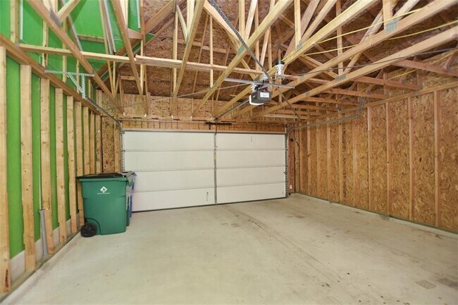Building Photo - 517 Katmai Cir
