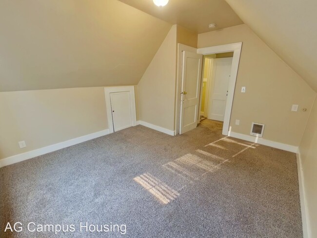 Building Photo - 5 br, 3 bath House - 1742 Hilyard Street