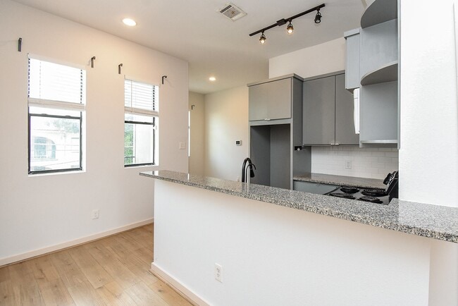 Building Photo - 4106 McKinney St