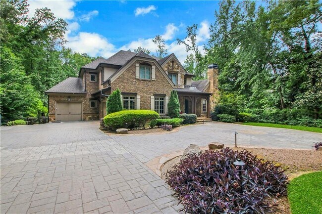 Building Photo - 5265 Peachtree Dunwoody Rd NE