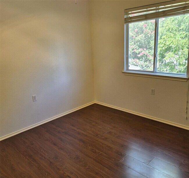Building Photo - 1139 Emmitt Run