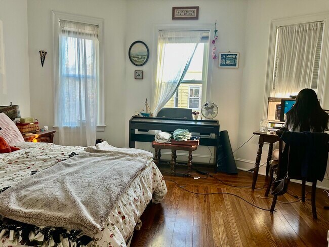 Building Photo - 27 Marney St