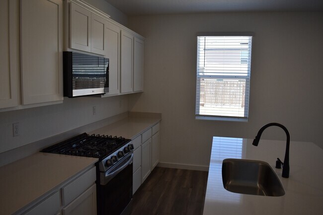 Building Photo - 4123 Scarlet Ct