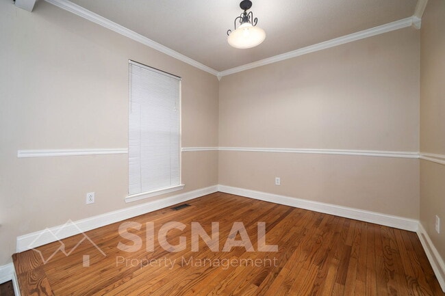 Building Photo - 2817 Altadena S Way