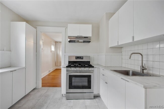 Building Photo - 509 Hinman Ave