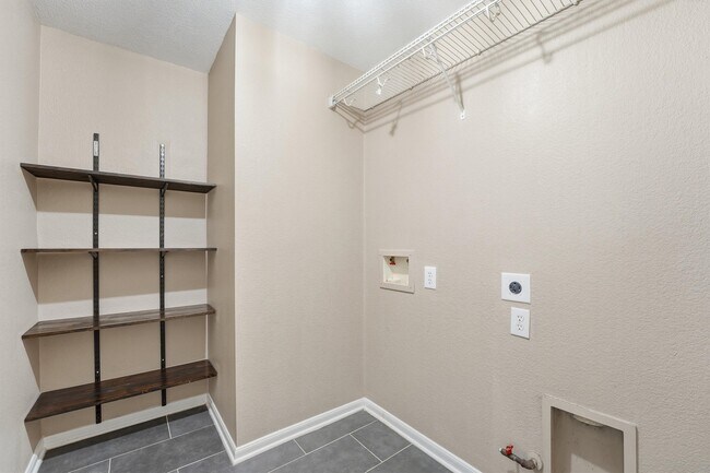 Building Photo - 21314 Misty Brook Bend Ln