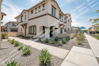 Building Photo - 4100 S Pinelake Way