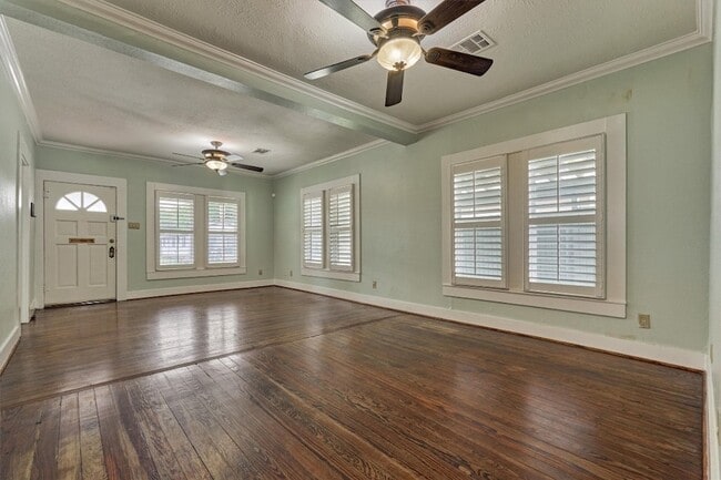 Building Photo - 711 Granberry St