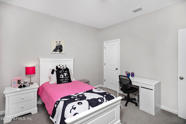 Building Photo - 179 Horsetail Ct
