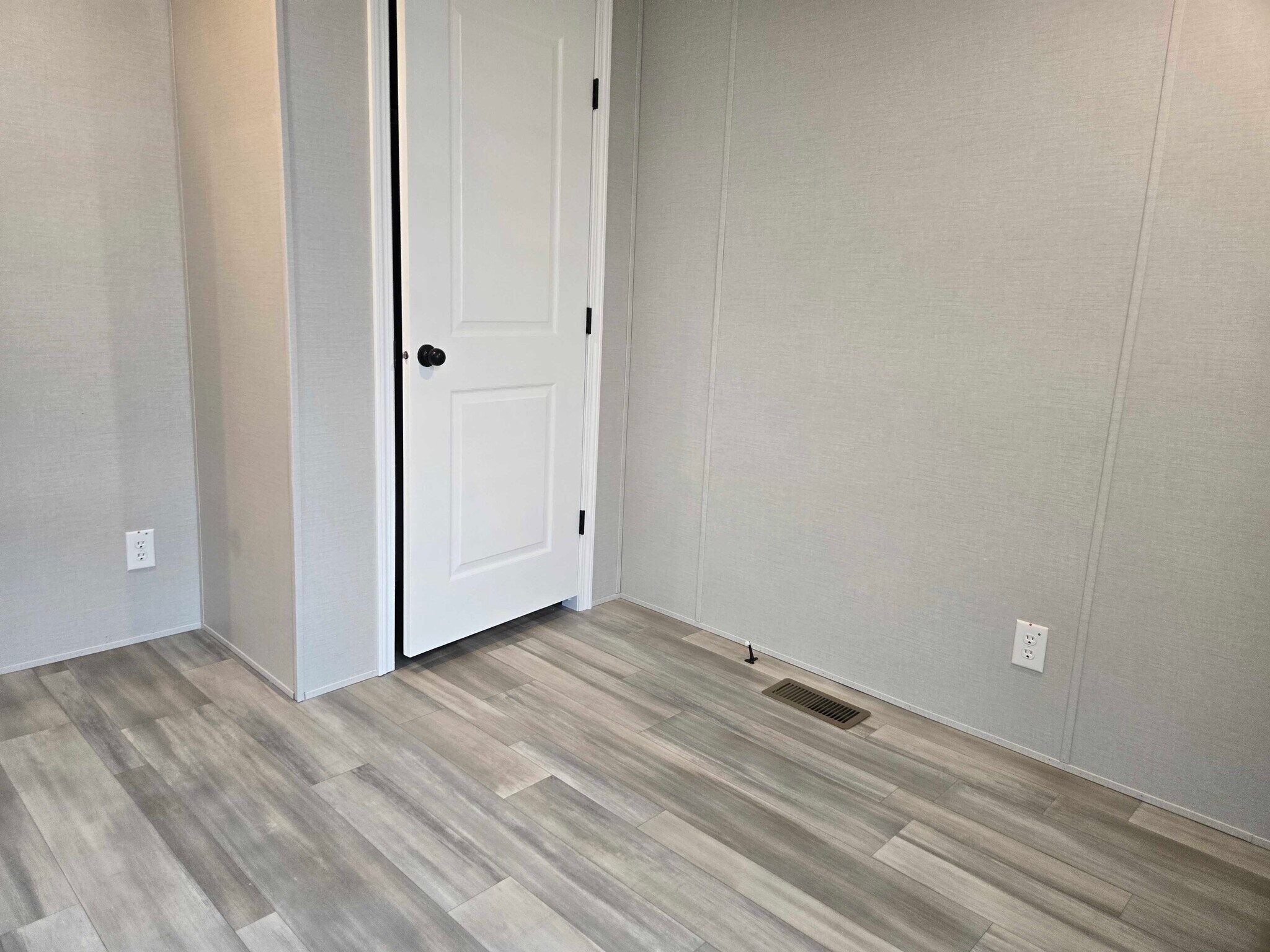 Building Photo - 52962 N Yorktown Ct