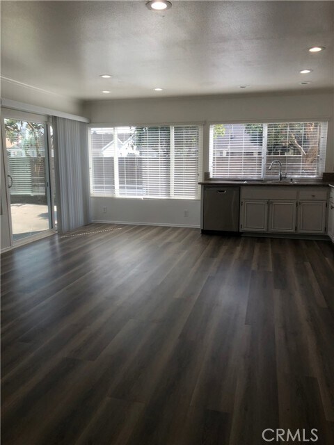 Building Photo - 8581 Kelso Dr