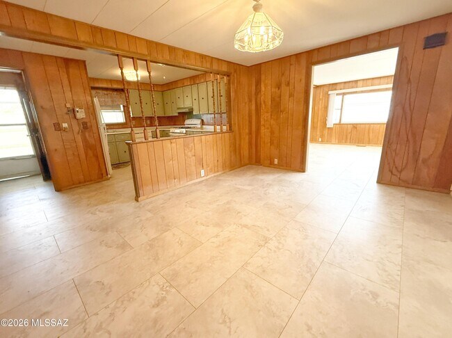 Building Photo - 10675 N Kilimanjaro Ave