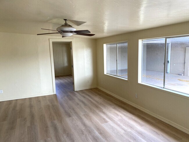 Building Photo - 7268 E Eastview Dr