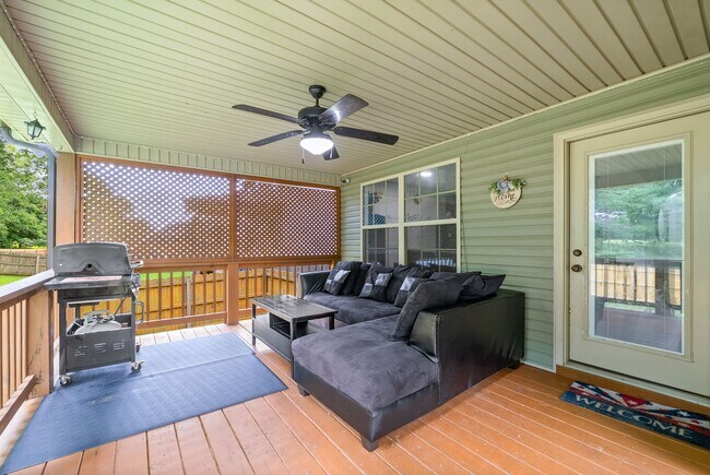 Building Photo - 125 Sycamore Hill Dr