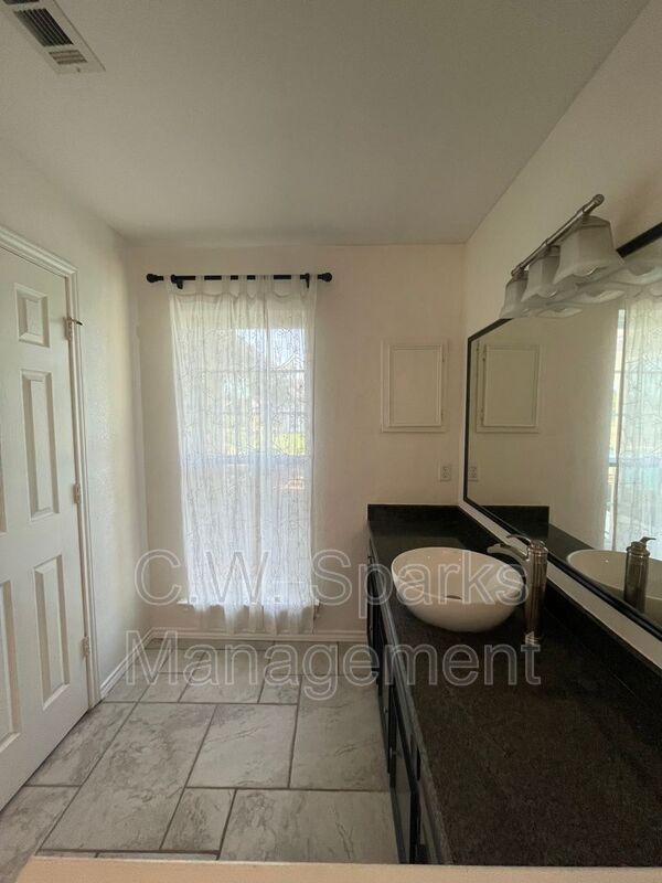 Building Photo - 3494 N Stodghill Rd