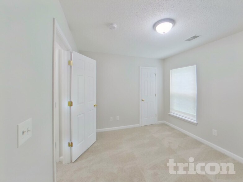 Building Photo - 3 Wild Iris Ct