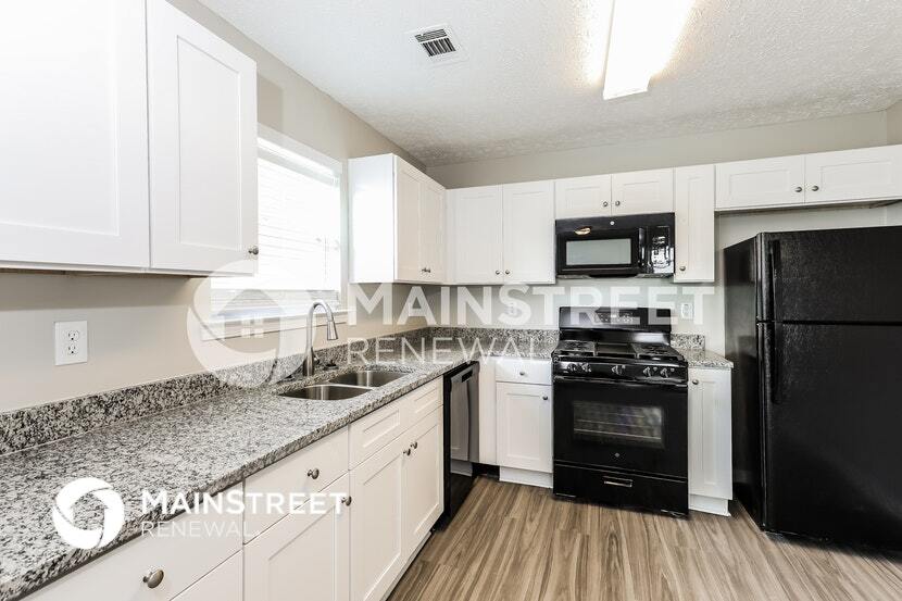 Building Photo - 7925 Woodlake Dr