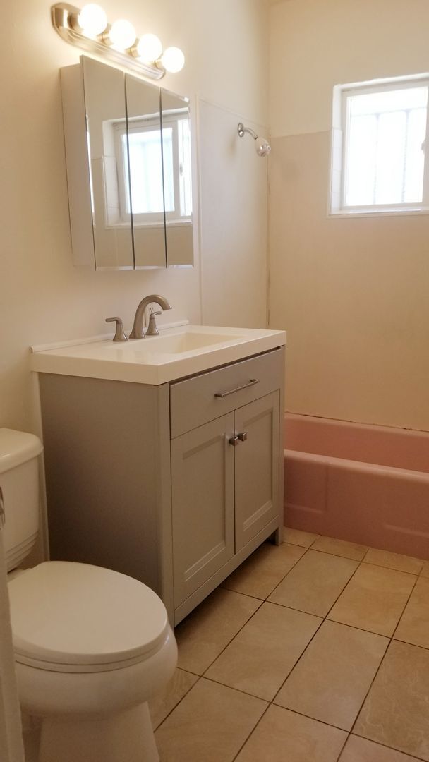 Building Photo - Cozy 2 bedroom and 1 bathroom near Port Hueneme Beach!