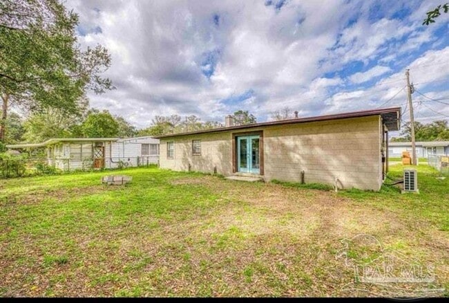 Building Photo - 5519 Mayfair Dr