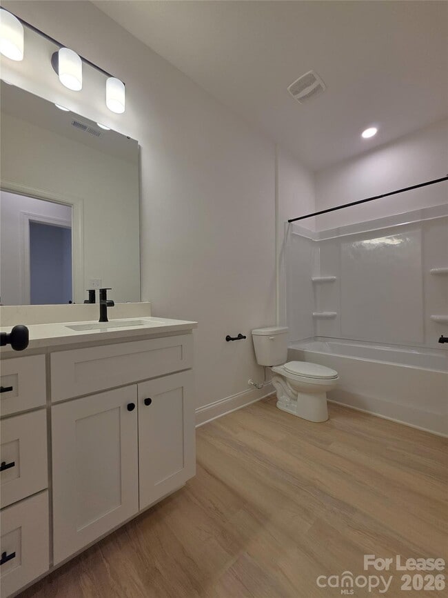 Building Photo - 420 S Shaver St