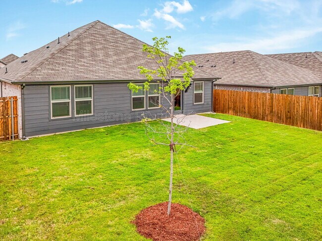 Building Photo - 2200 Dunbar Dr