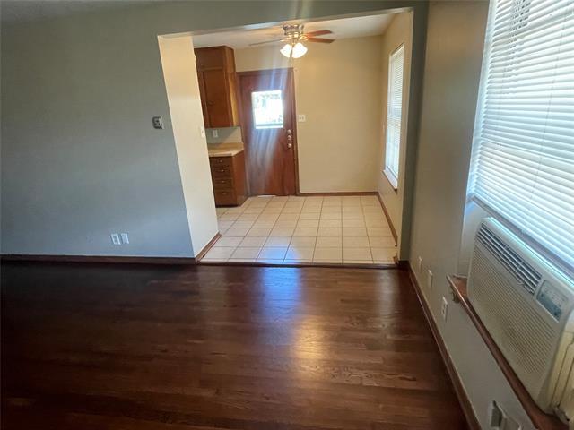 Building Photo - 2421 S Tyler St