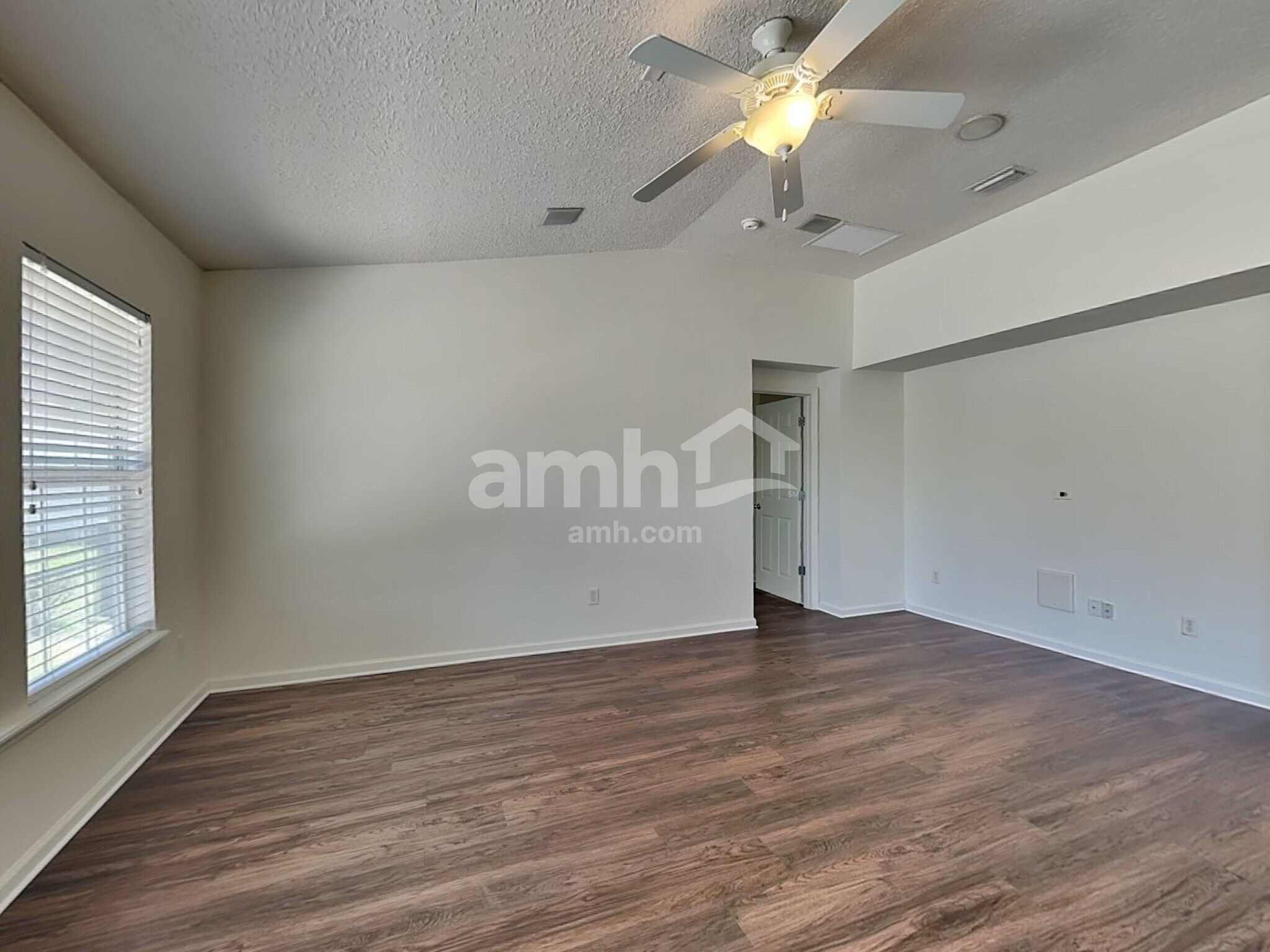 Building Photo - 76227 Deerwood Dr