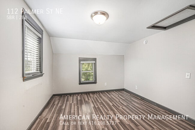 Building Photo - 112 Palmer St NE