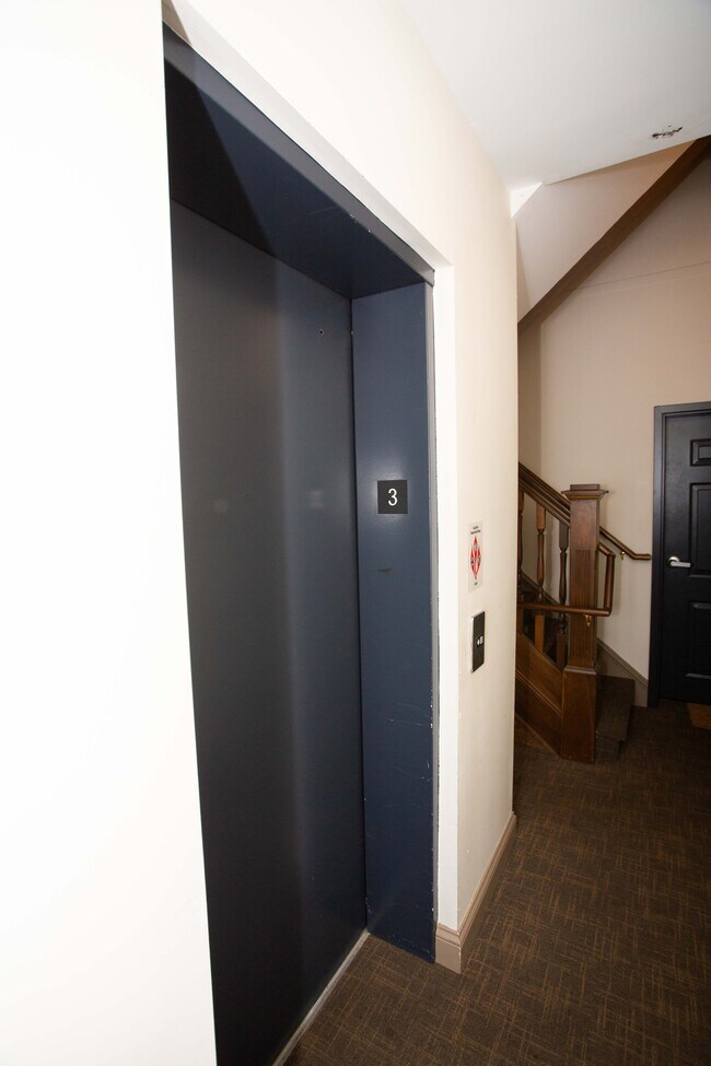 Building Photo - 65 S 5th St