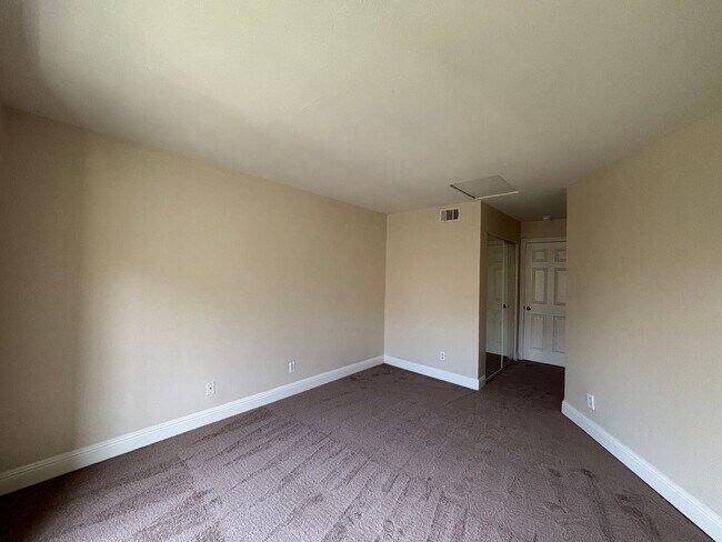 Building Photo - Inviting 1B/1BA Condo in Lemon Grove w/ Balcony, Reserved Parking & Community Pool/Spa!