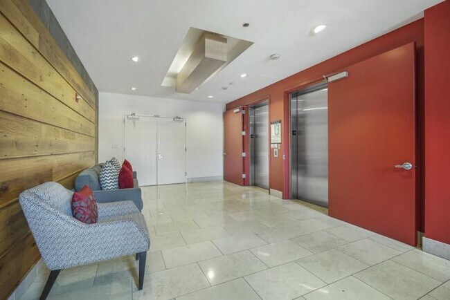 Building Photo - Modern Industrial Loft in Jack London Square