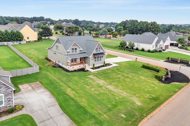 Building Photo - 117 Carshalton Dr