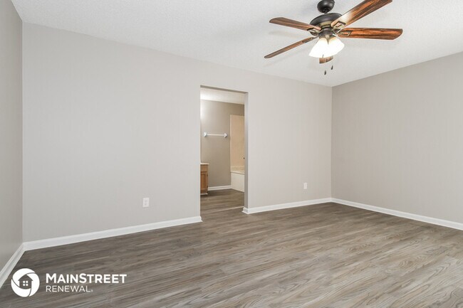 Building Photo - 611 Hibernia Oaks Dr