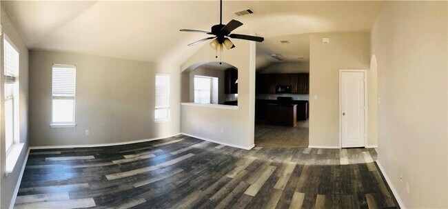 Building Photo - 3750 Sandy Brook Dr
