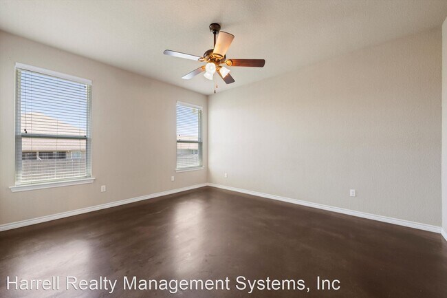 Building Photo - 3 br, 2 bath House - 5608 Moose Jaw Circle...