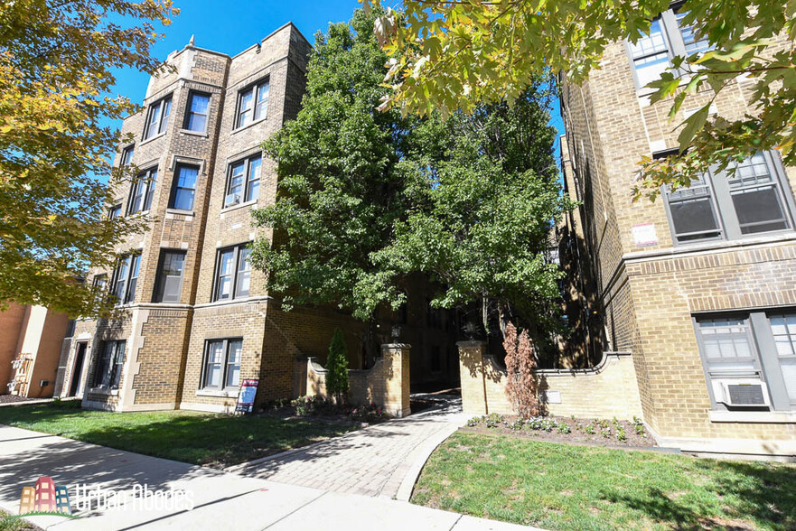Building Photo - 2332 W Addison St