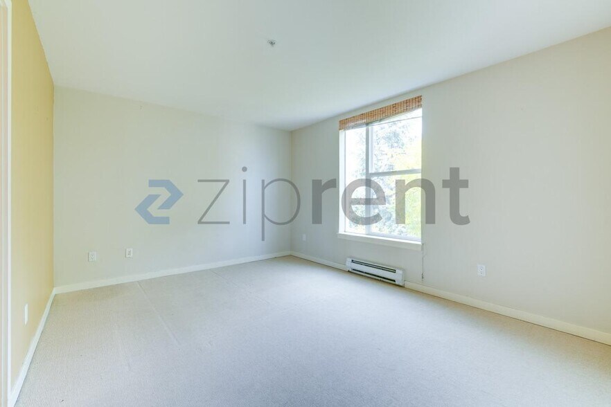 Building Photo - Unit 501