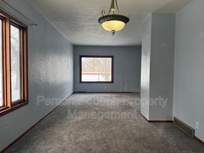 Building Photo - 57 N Terrace