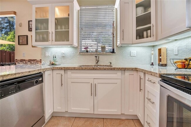 Building Photo - 7806 NW 116 Pl