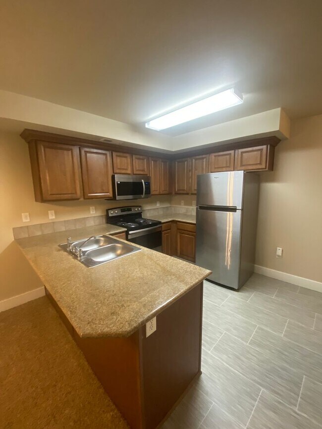 Building Photo - 9993 W Rosecroft Ct